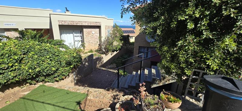 4 Bedroom Property for Sale in Glentana Western Cape